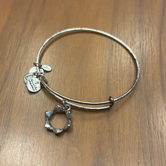 Alex And Ani Silver Crown Bangle - Picture 1 of 5